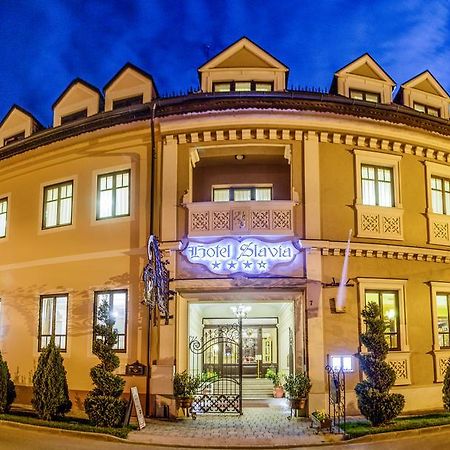 Hotel Slavia Salonta Bagian luar foto