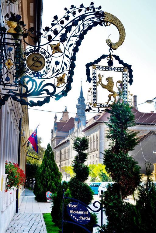 Hotel Slavia Salonta Bagian luar foto