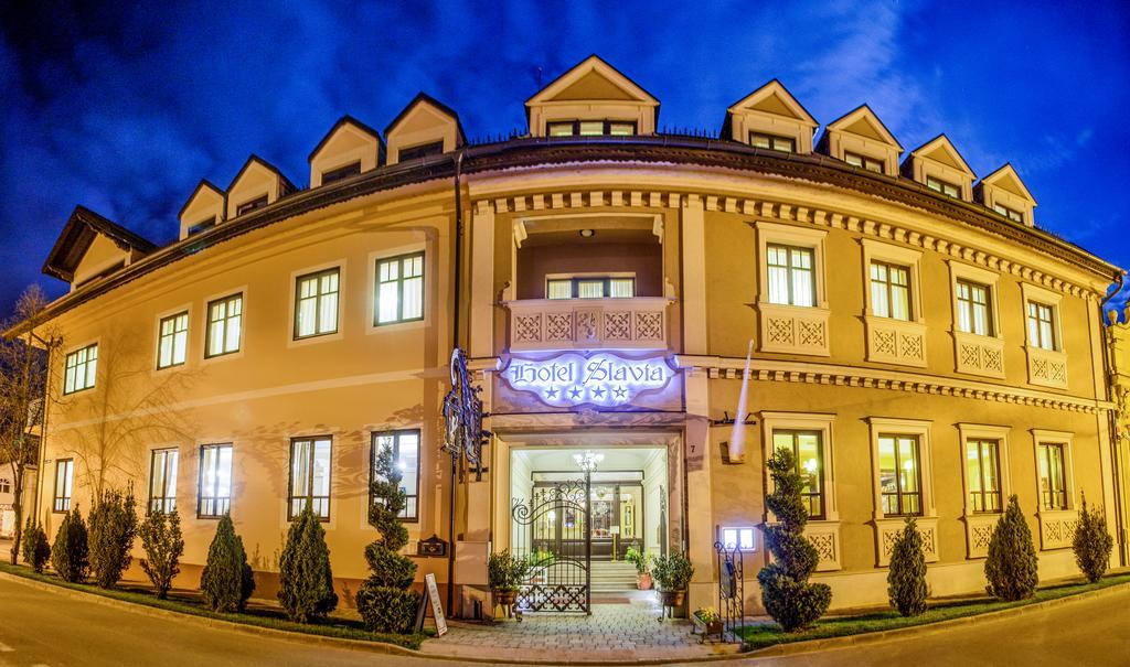 Hotel Slavia Salonta Bagian luar foto